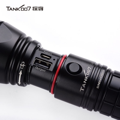 TANK007探客可充電執(zhí)勤，執(zhí)法，巡邏遠(yuǎn)射防水戶外超亮LED電筒UC20